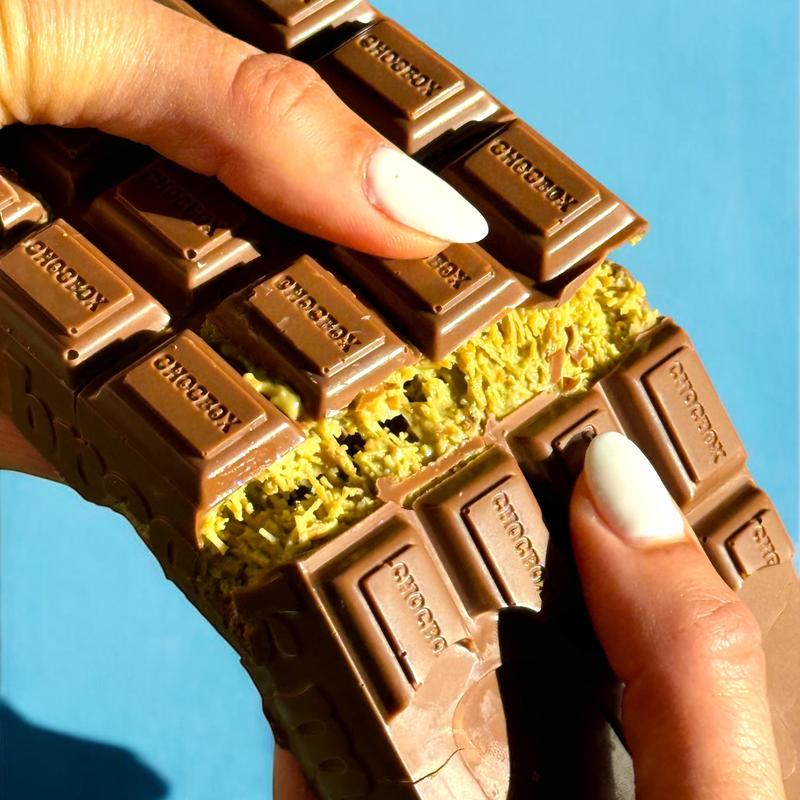 Fix Dubai ChocolatesĀ® Luxe bar (220g)